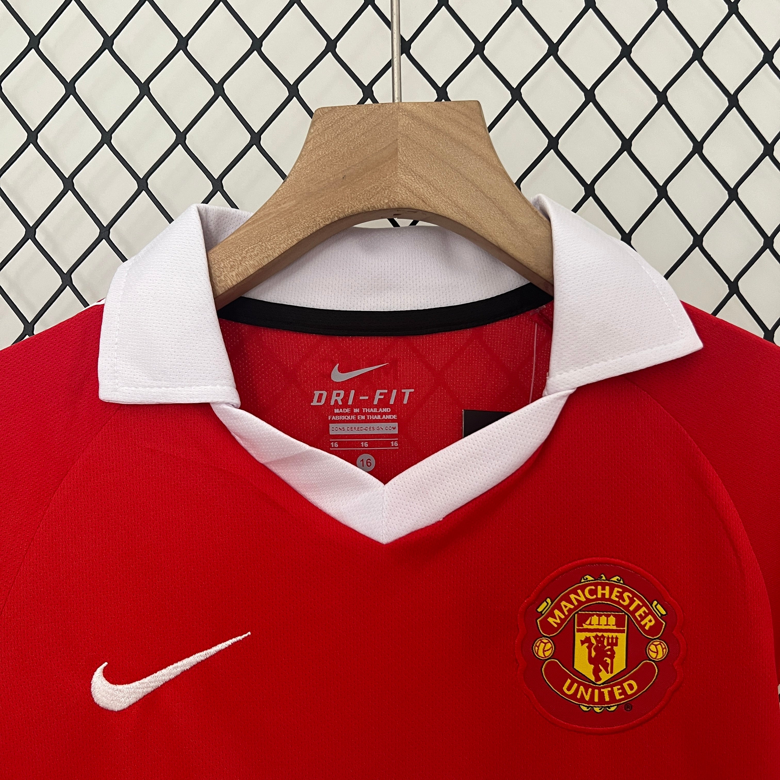 Kit Bambino - Manchester United 10/11