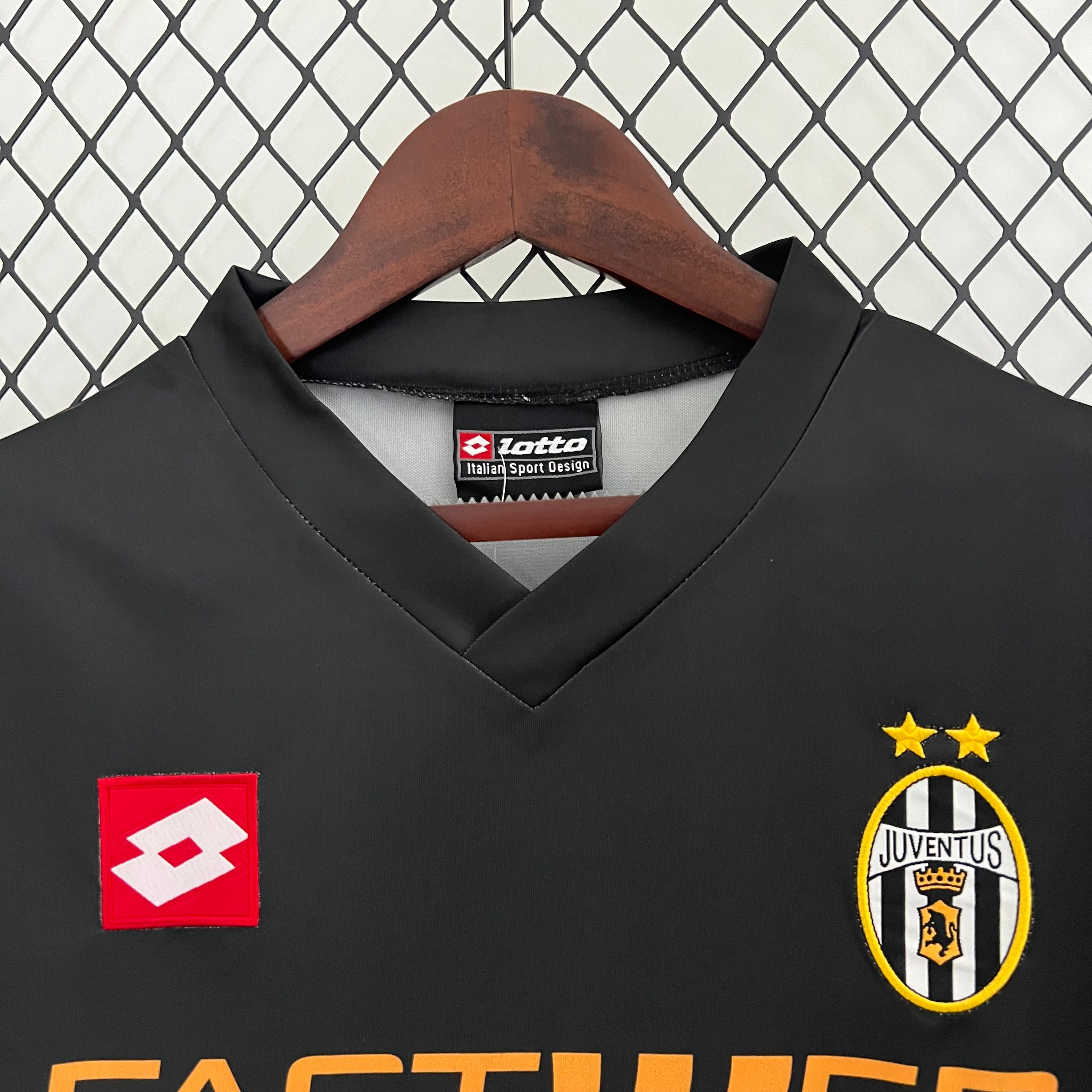 Juventus Away - 01/02 Vintage