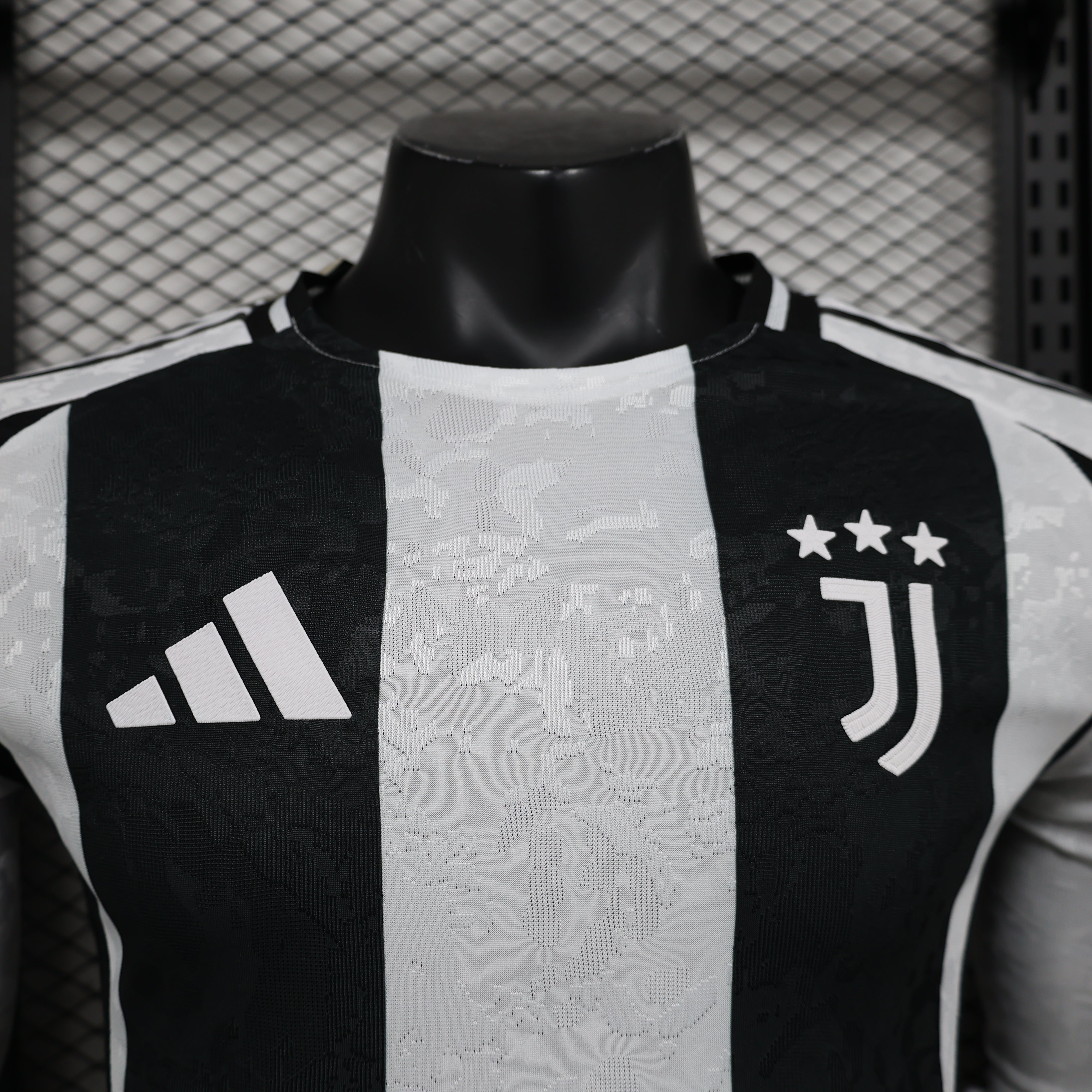 Juventus - 24/25 Long Sleeve Player Version