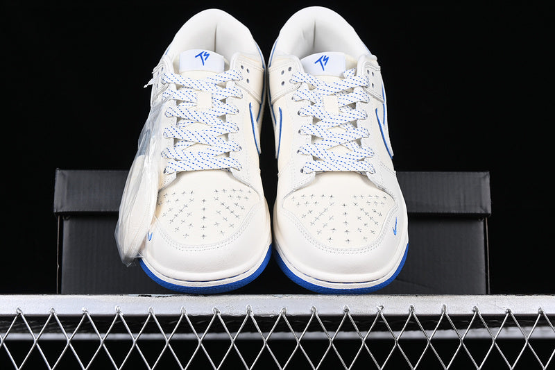 SB DUNK LOW TS WHITE/BLUE