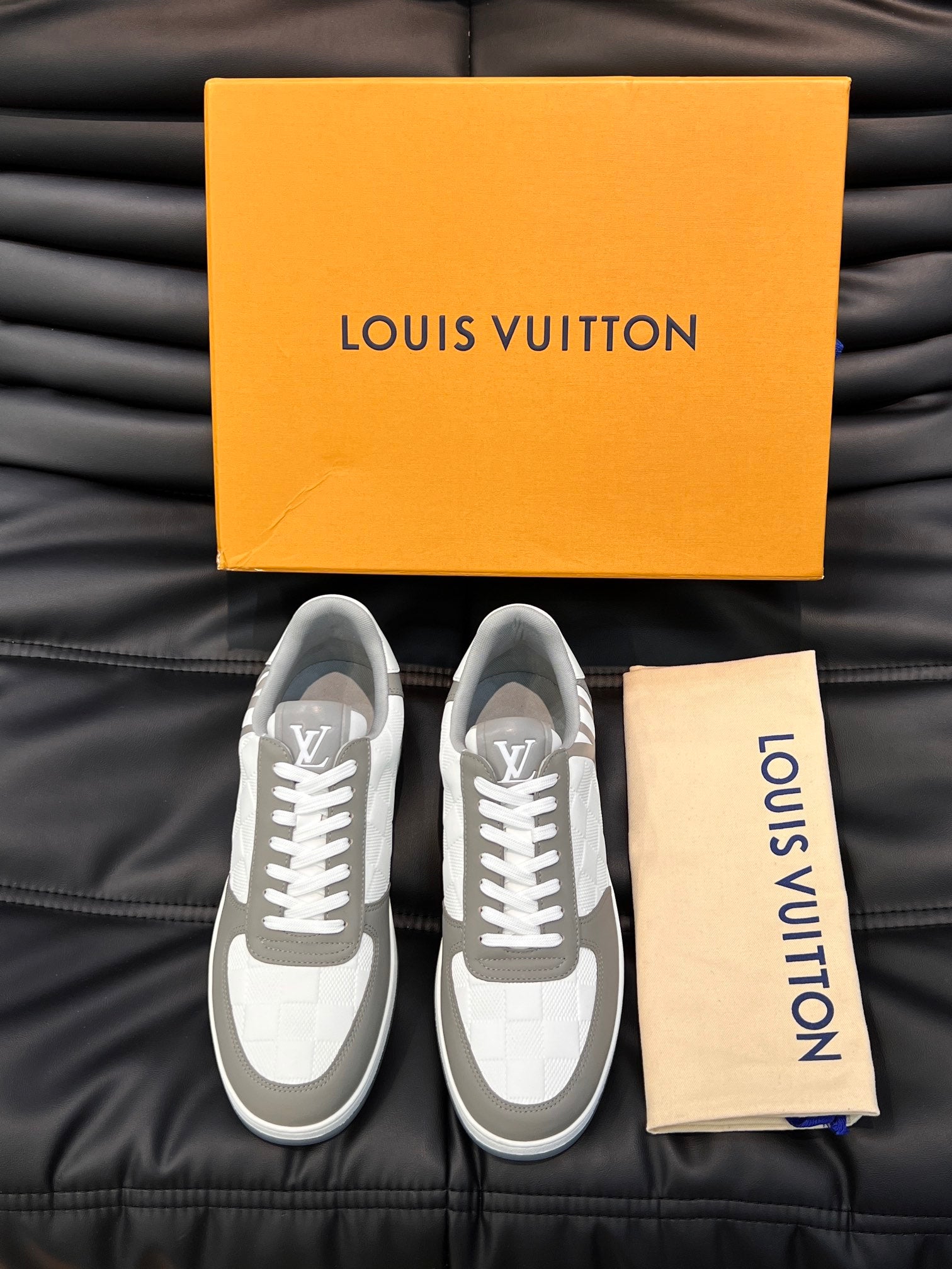 Louis Vuitton Sneaker