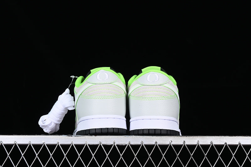 DUNK LOW UNIVERSITY OF OREGON WHITE/GREY/GREEN