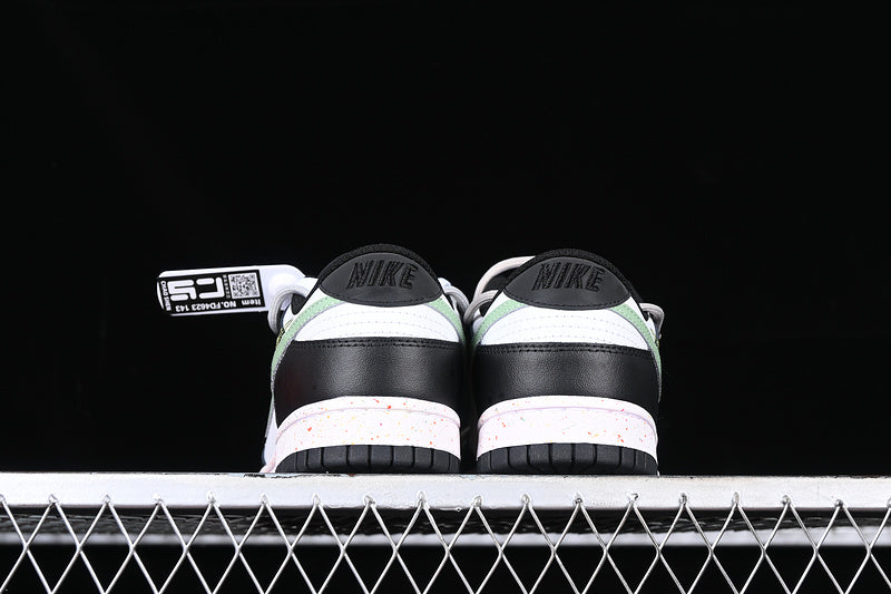 DUNK LOW MULTI COLOR WHITE/BLACK/GREEN