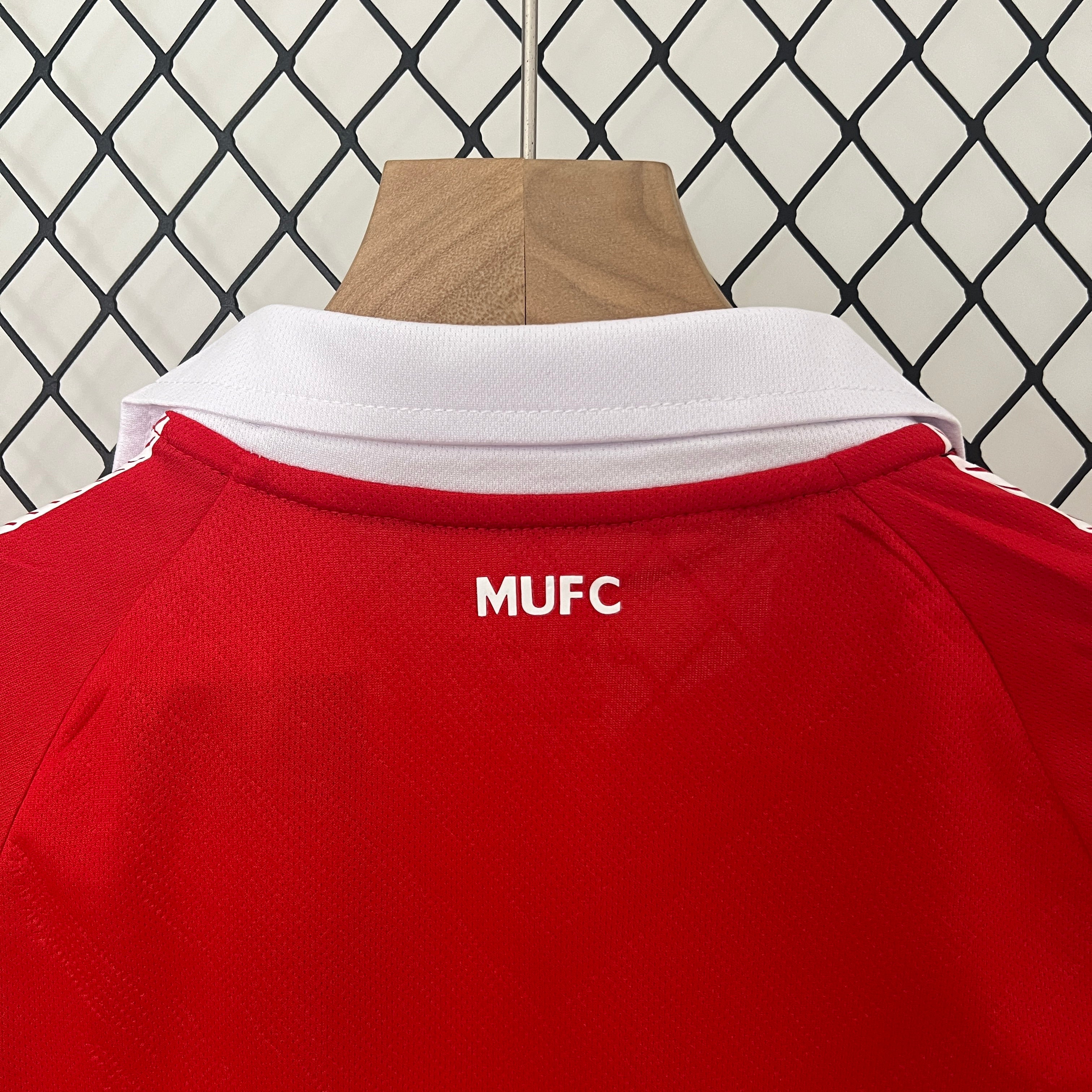 Kit Bambino - Manchester United 10/11