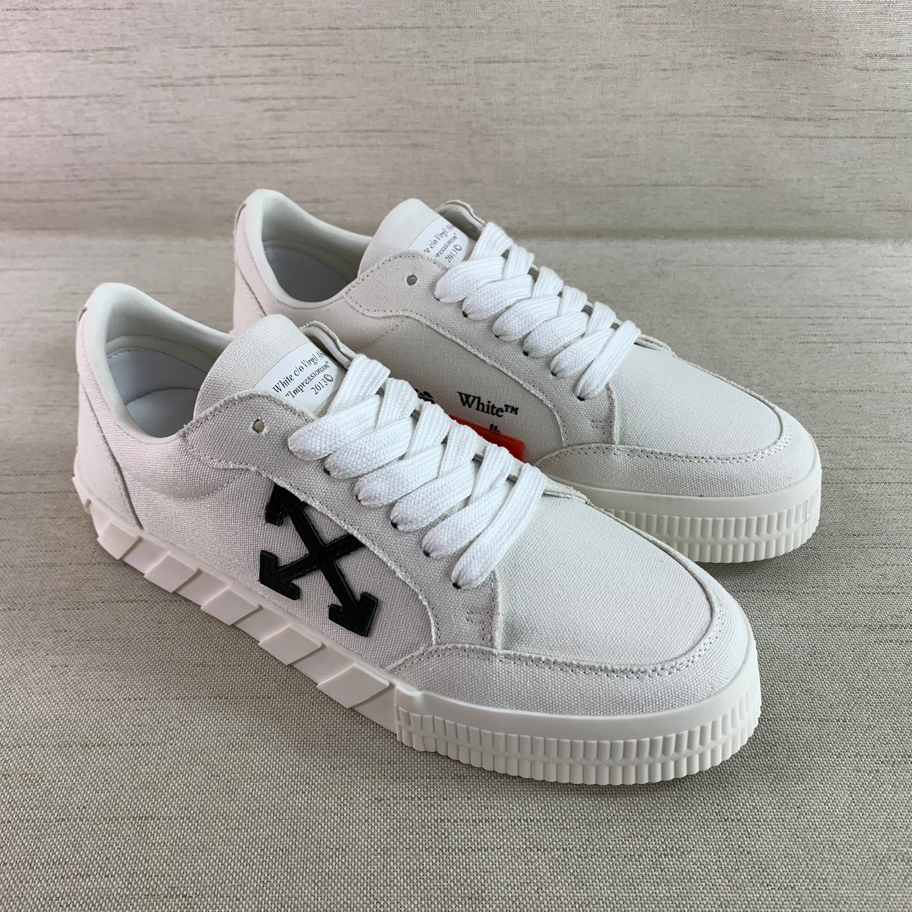 Off-White Sneaker