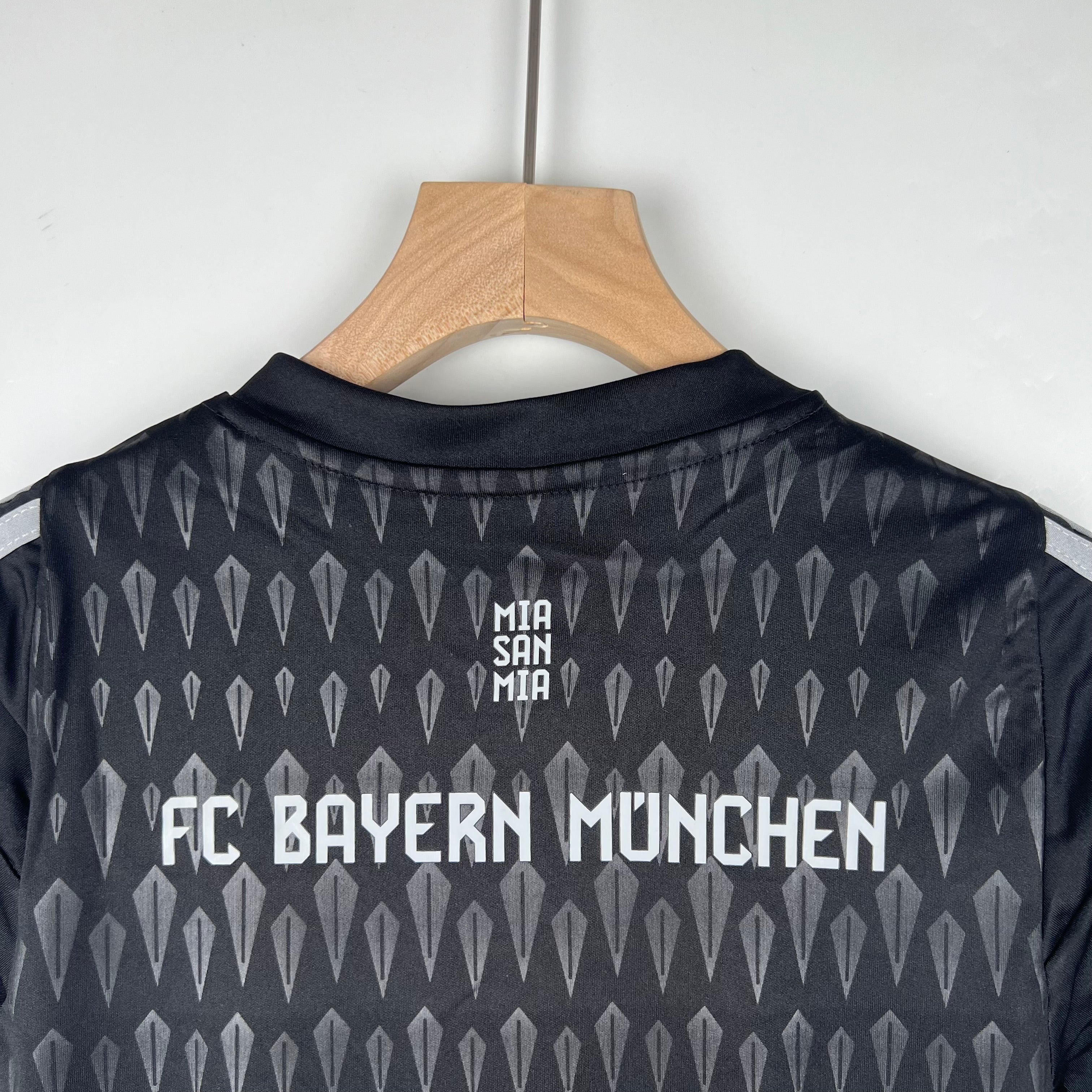 Kit Bambino - Bayern Monaco Portiere 23/24