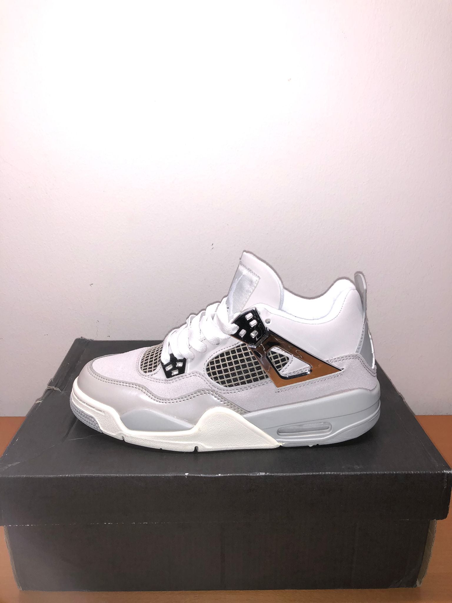 Air Jordan 4 Retro bianco e argento 38