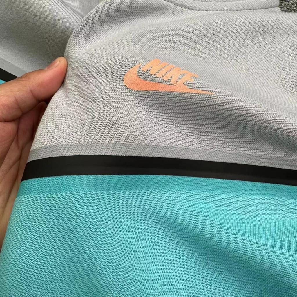 Nike Tech - Grigio/Azzurro/Arancione