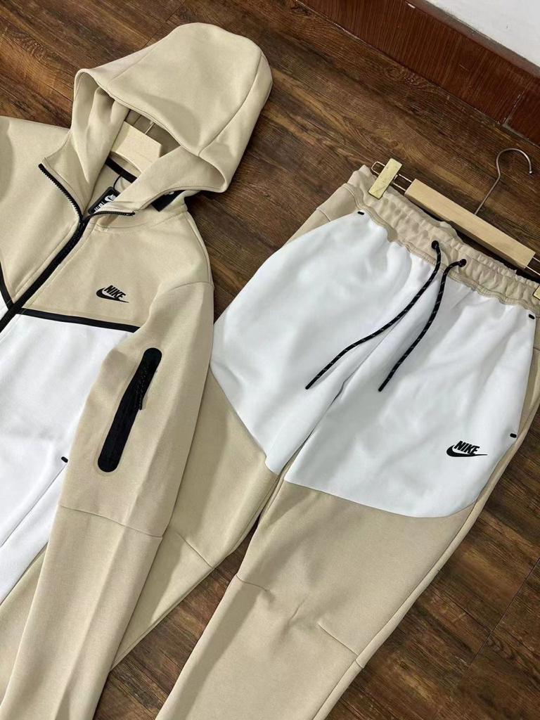 Nike Tech - Grey/Brown