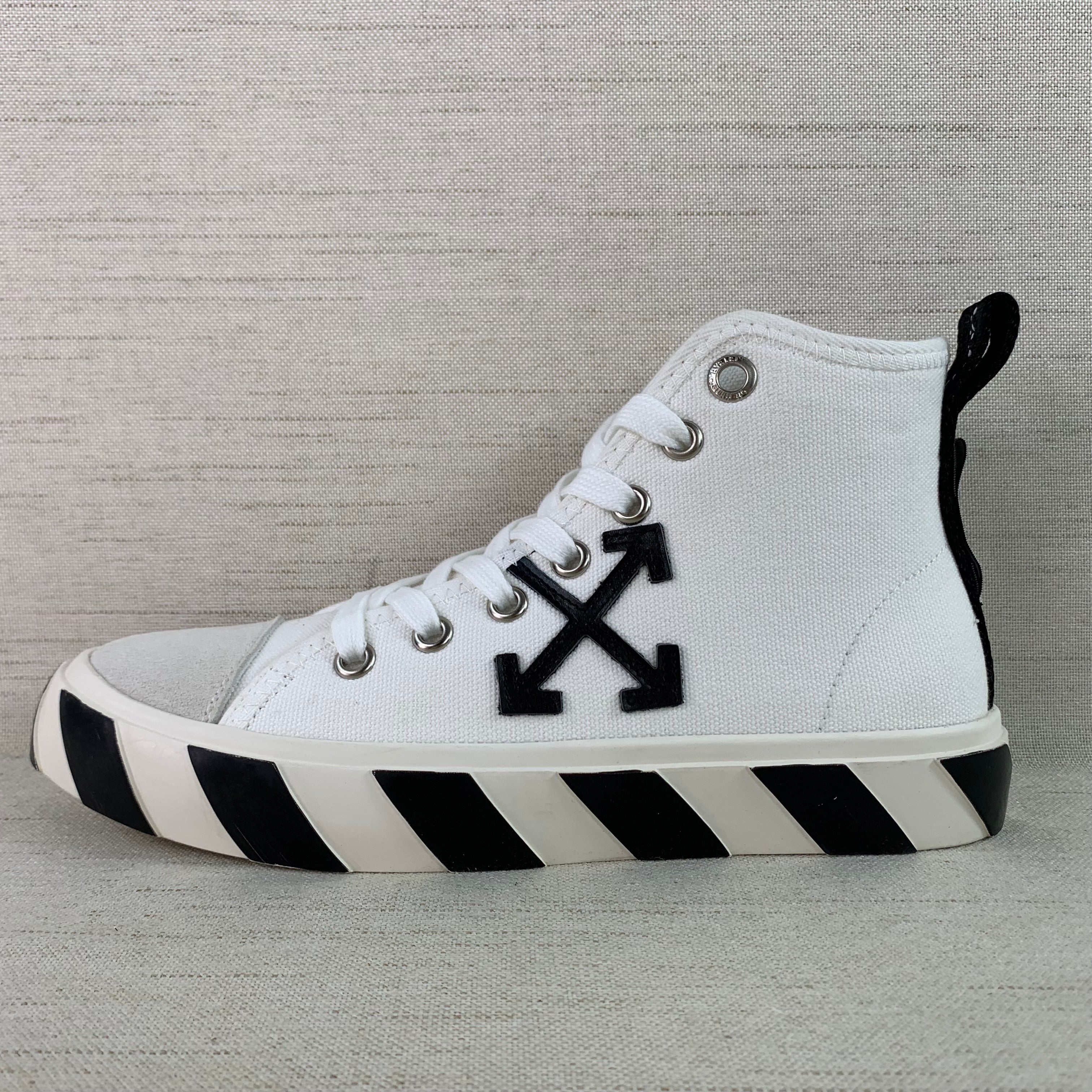 Off-White Sneaker