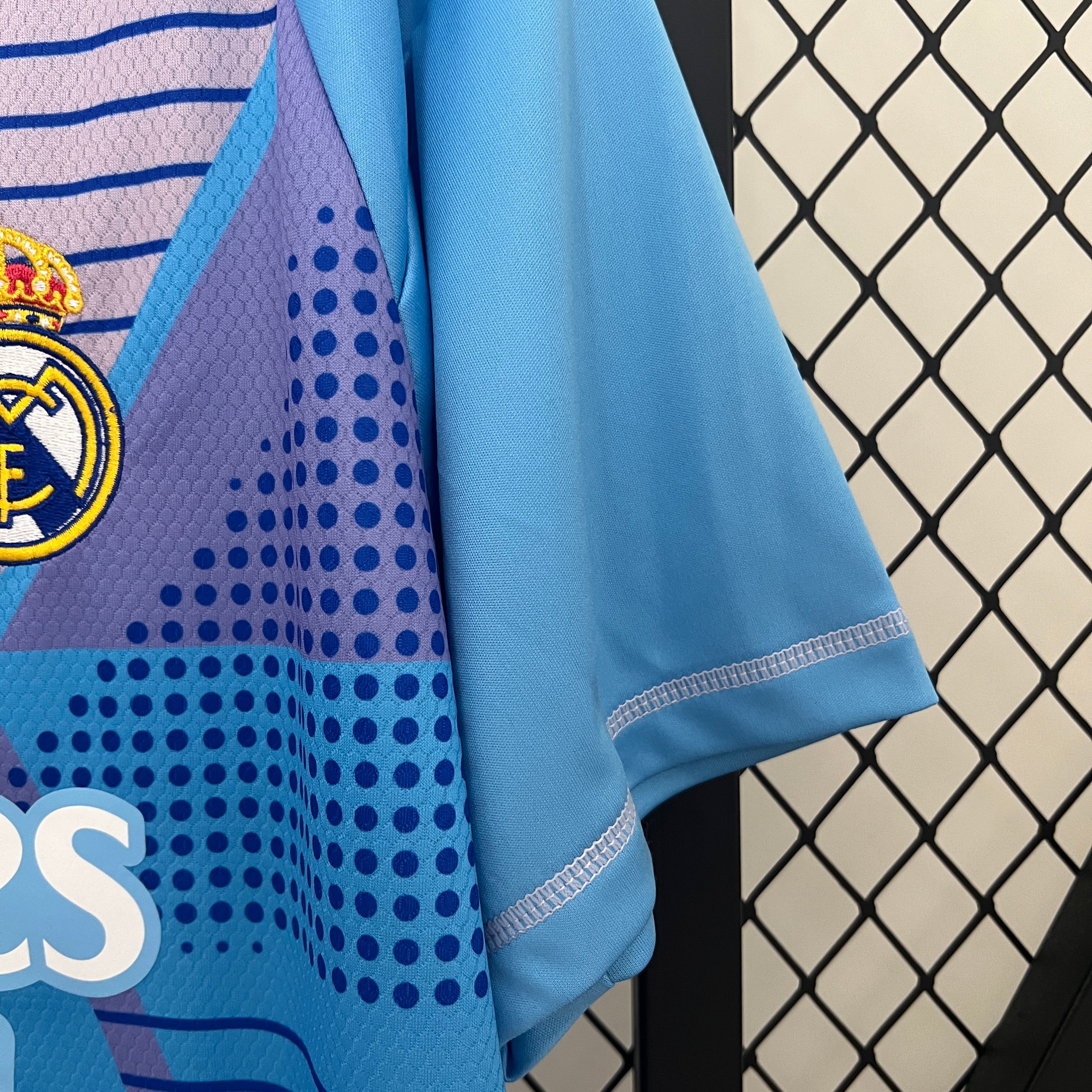 Real Madrid Goalkeeper Jersey - 24/25