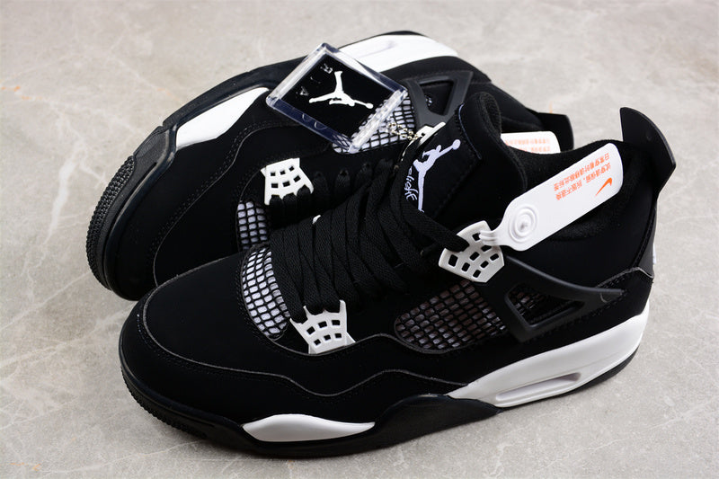 AIR JORDAN 4 RETRO WHITE/BLACK