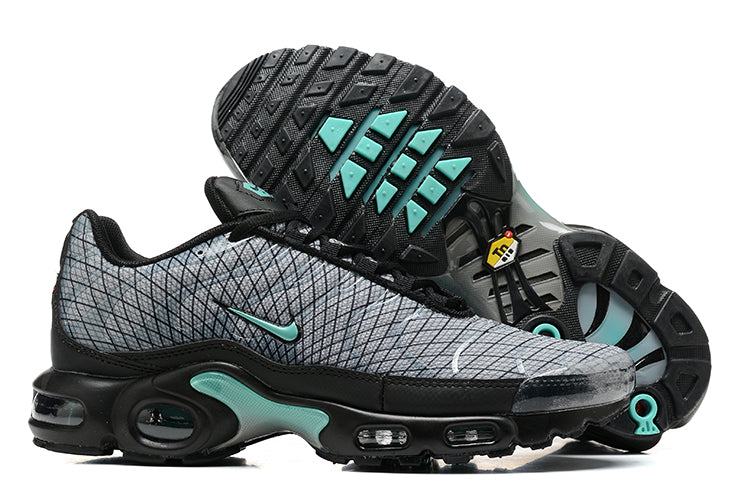 Nike Air Max Plus FB3351-001